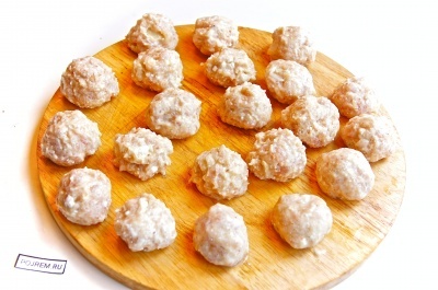 Csirke Balls - lépésről lépésre recept, hogyan kell főzni fotókkal