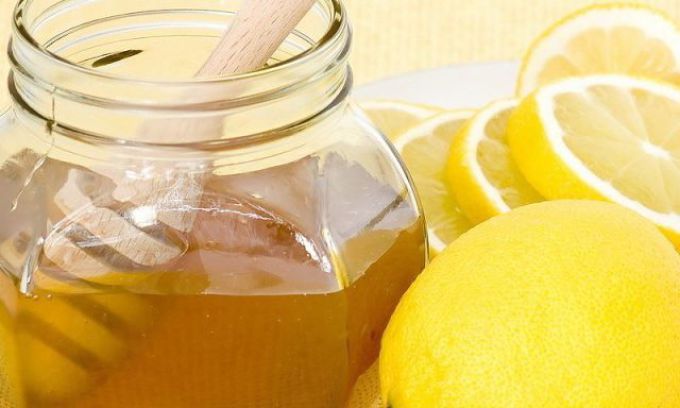 Lemon și miere pentru pierderea în greutate