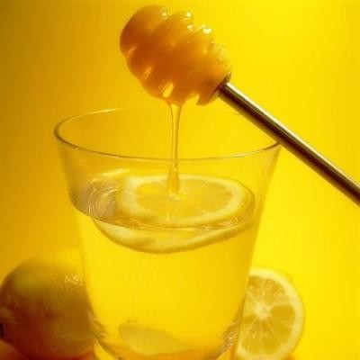 Lemon și miere ajută la scăderea în greutate