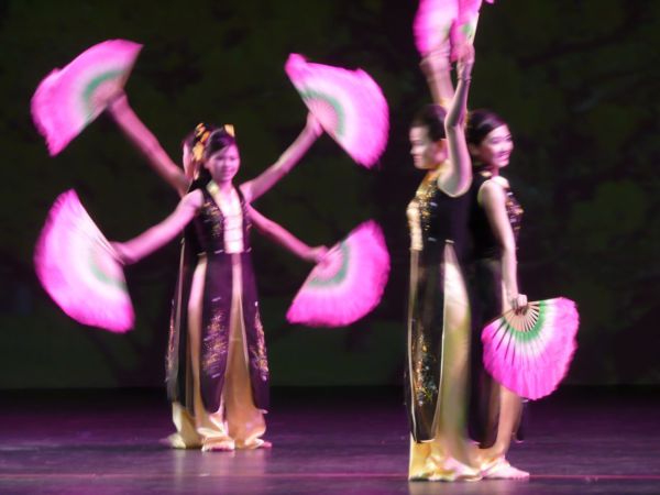 Most táncok - táncokat a népek a világ a kínai fan dance (2. rész)