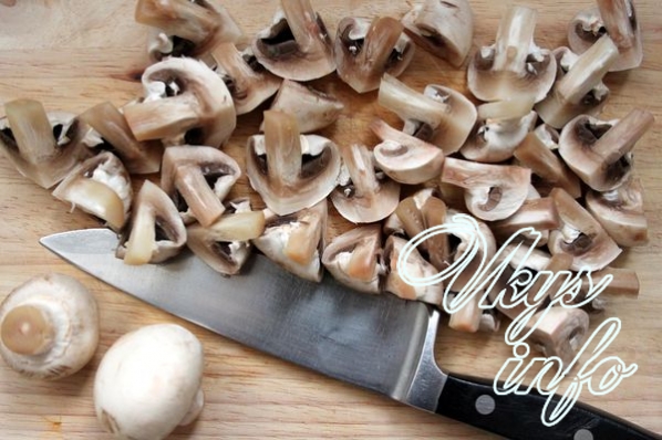 Tészta tejszínes gombával recept fényképpel (gombás tejszínes mártással) Tészta tejszínes gombával recept egy fotó