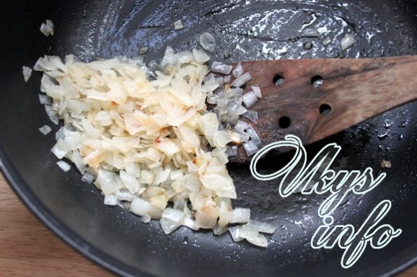 Tészta tejszínes gombával recept fényképpel (gombás tejszínes mártással) Tészta tejszínes gombával recept egy fotó