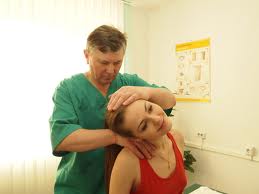 Terapia manuală cu osteochondroză, cu o hernie a coloanei vertebrale