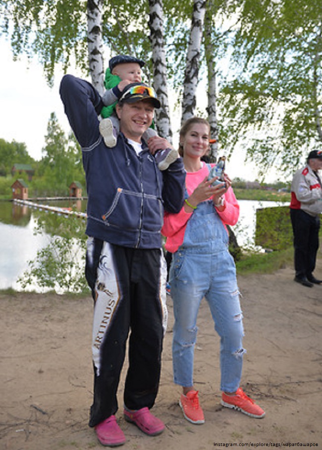 Марат Башаров взяв дружину і 10-місячного сина на акторську риболовлю