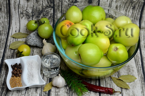 Мариновані зелені помідори часточками на зиму - рецепт з фото