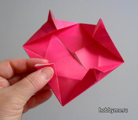 Maestru lotus de hârtie de clasă în tehnica origami - hobby de mare