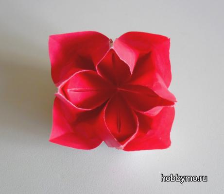 Maestru lotus de hârtie de clasă în tehnica origami - hobby de mare
