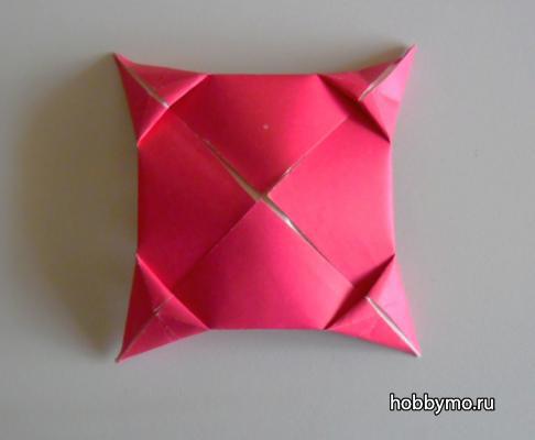 Maestru lotus de hârtie de clasă în tehnica origami - hobby de mare