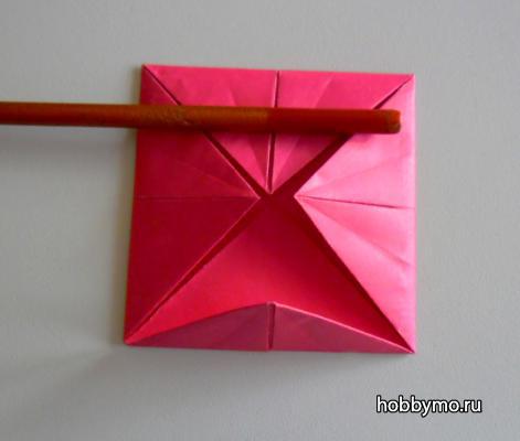 Maestru lotus de hârtie de clasă în tehnica origami - hobby de mare