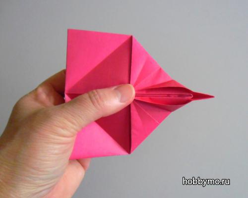 Maestru lotus de hârtie de clasă în tehnica origami - hobby de mare