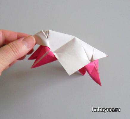 Maestru lotus de hârtie de clasă în tehnica origami - hobby de mare