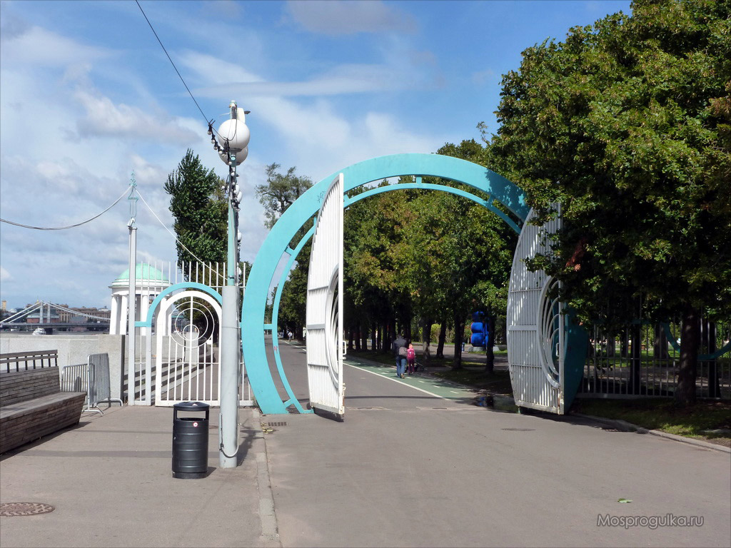 Mossprohulka Pushkinskaya Embankment