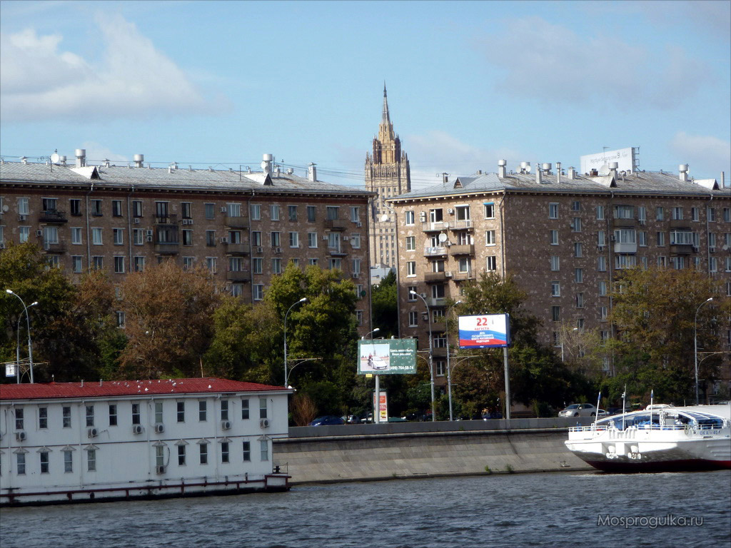 Mossprohulka Pushkinskaya Embankment