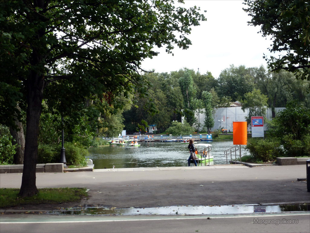 Mossprohulka Pushkinskaya Embankment