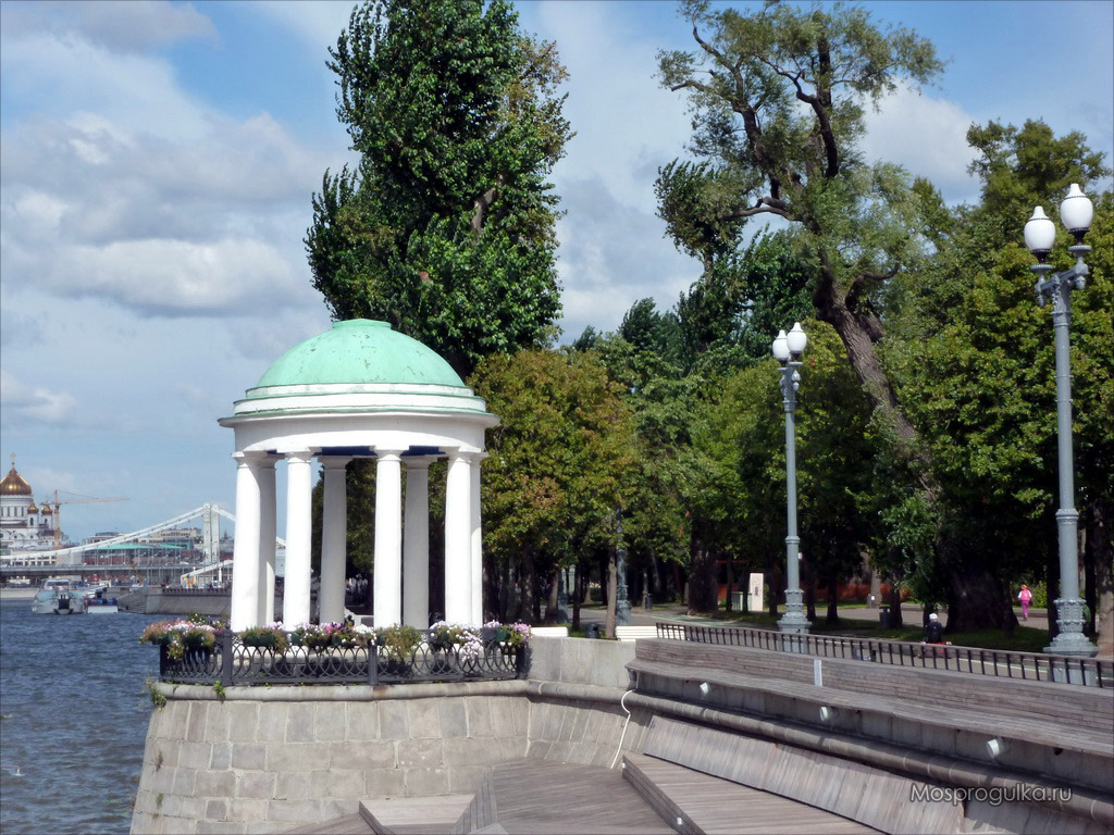 Mossprohulka Pushkinskaya Embankment