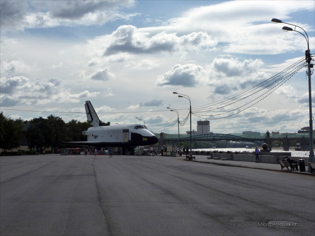 Mossprohulka Pushkinskaya Embankment