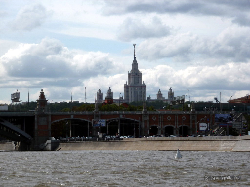 Mossprohulka Pushkinskaya Embankment