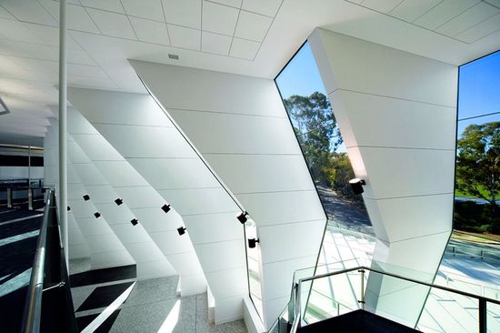 Новий медичний дослідний центр в австралії, сучасна архітектура і фасади