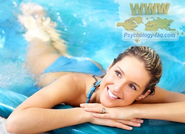 Folosirea excelentă a înotului sau 11 motive pentru a vizita piscina