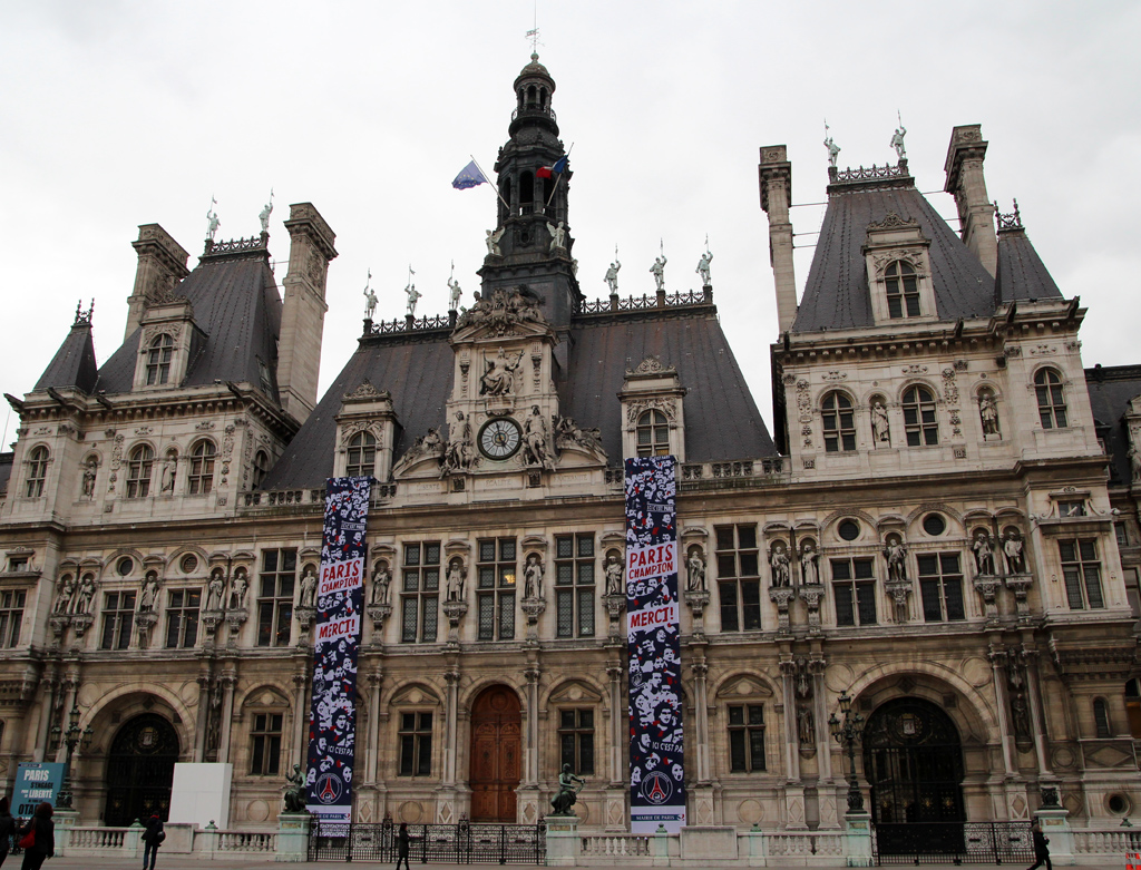 Hotel de Ville, ghiduri turistice mashapasha