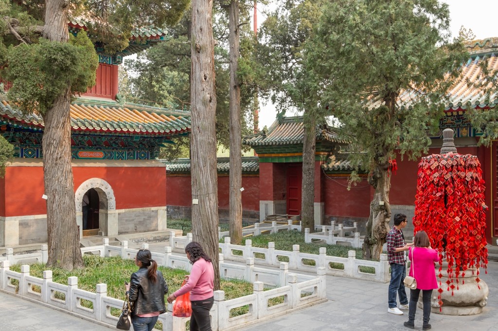 Парк Бейхай в Пекіні історія і пам'ятки
