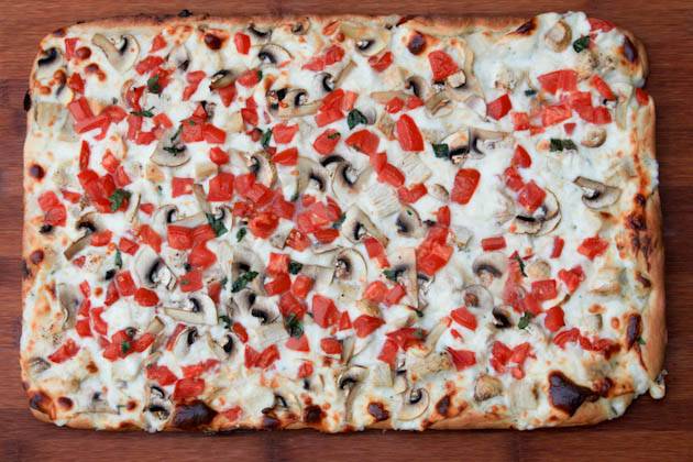 Pizza csirkével és gombával - lépésről lépésre recept fotók