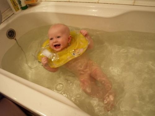 Előnyök között fürdésre újszülöttek