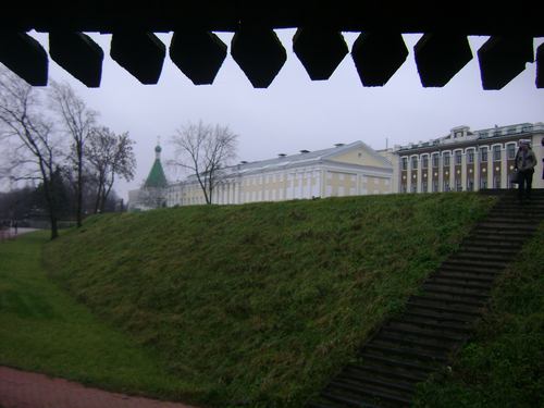 O plimbare de-a lungul zidului Kremlinului în Nižni Novgorod fotografie, recenzie, contacte