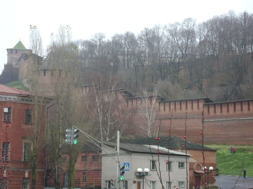 O plimbare de-a lungul zidului Kremlinului în Nižni Novgorod fotografie, recenzie, contacte