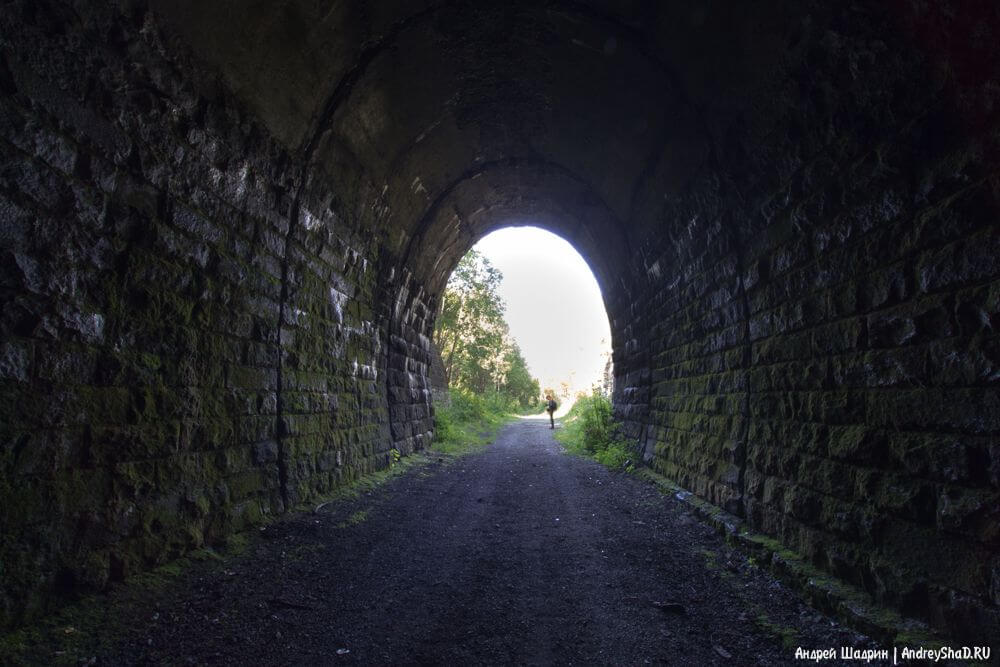 Mergând pe un tunel abandonat Didina