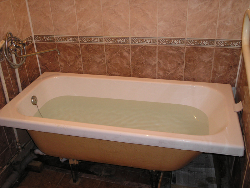 A helyreállítás (helyreállítás) zománc régi fürdők SPB