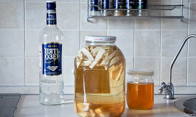 Рецепт хріновухи на горілці з медом і хріном