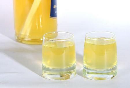 Recept hrenovuha vodka mézzel és tormával