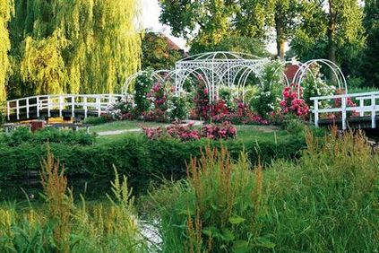 Rosarium uetersen, un parc de trandafiri în fotografie din Germania, în orașul yutersen, parcuri ale lumii, peisaj, assbu