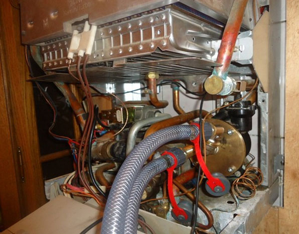 Curățarea chimică independentă a schimbătoarelor de căldură ale unui cazan pe gaz cu două circuite, cum se curăță,