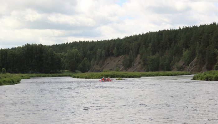 Rafting pe malul râului - Uralul nostru