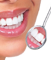 Способи відбілювання зубів професійні та народні