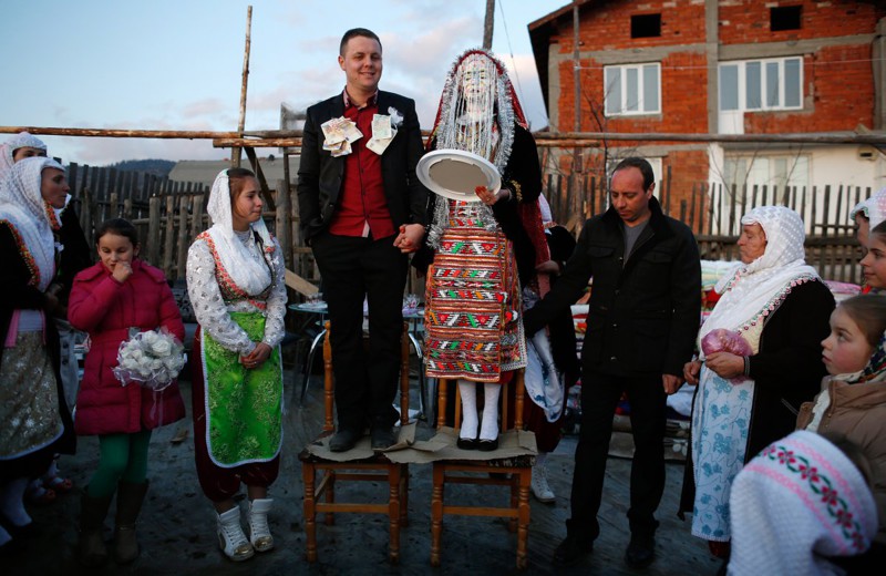 Весільні вбрання з усього світу