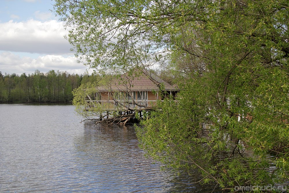 Свято-Введенський острівної монастир