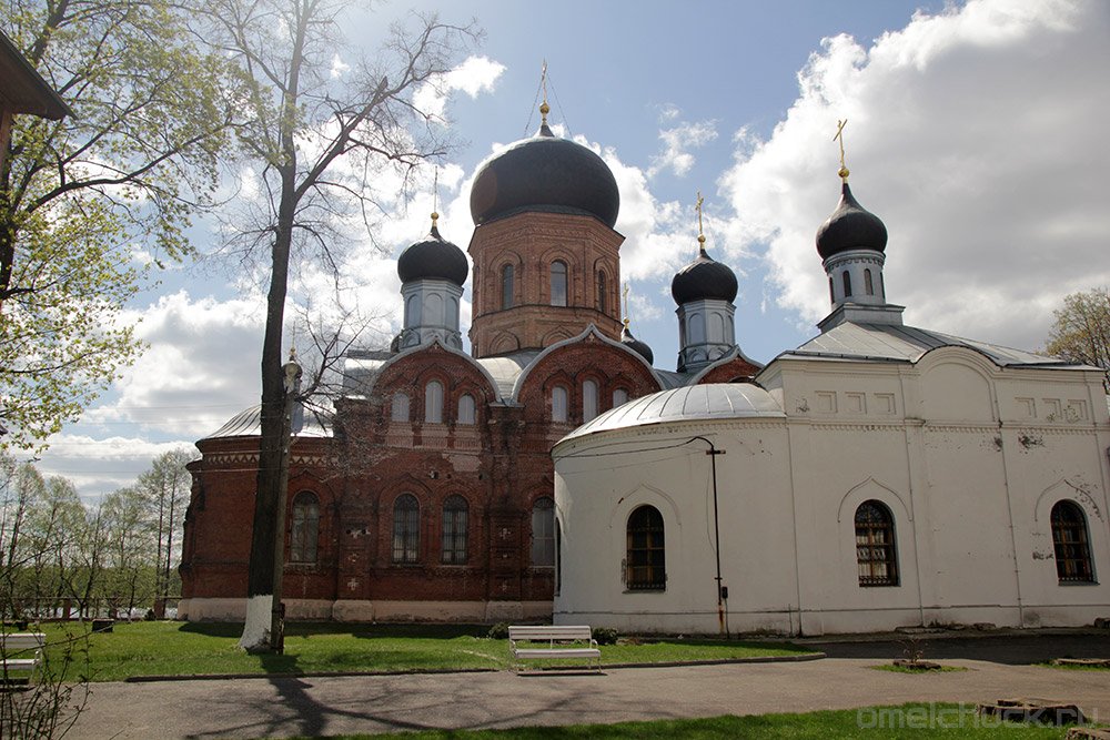 Свято-Введенський острівної монастир