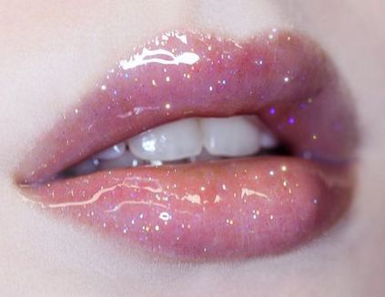 Thierry Mugler plexi fényes kék hatása a merész hölgyek! (Gloss) Thierry Mugler plexi fényes kék hatása a merész hölgyek!