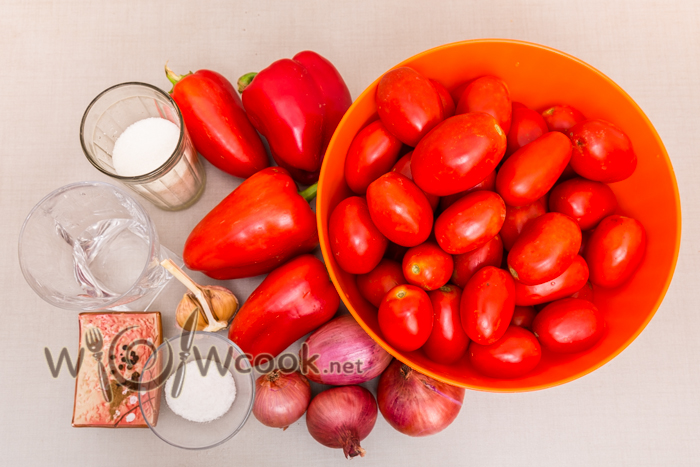 Ketchup de tomate pentru iarna acasă, o rețetă cu o fotografie