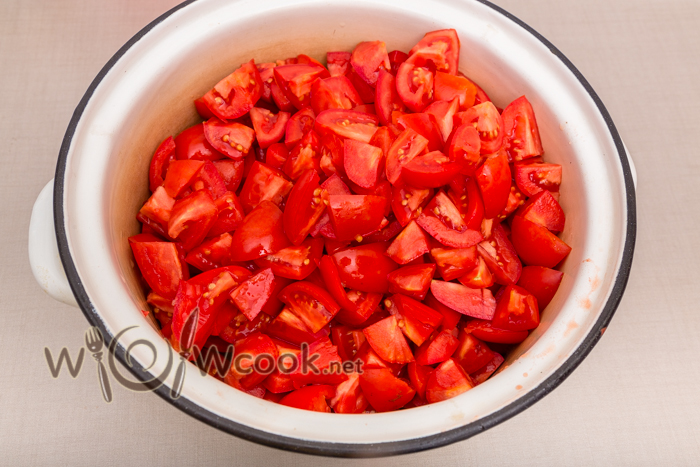 Ketchup de tomate pentru iarna acasă, o rețetă cu o fotografie