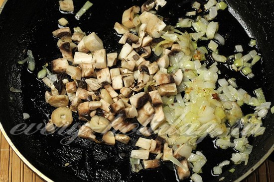 Тортілья картопляна з грибами, рецепт з фото