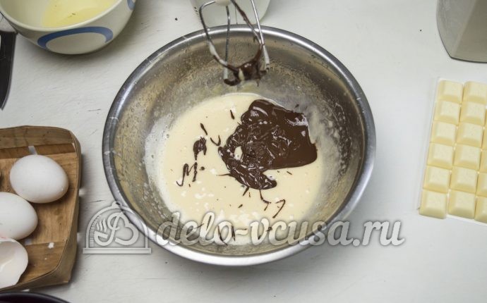 Coaceți trei rețetă de ciocolată cu preparat pas cu pas a unui tort de mousse trei ciocolată
