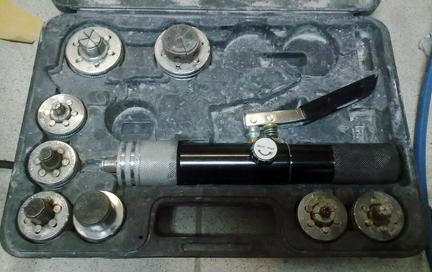 Truborasshitel pentru revizuirea conductei de cupru - manual, hidraulic