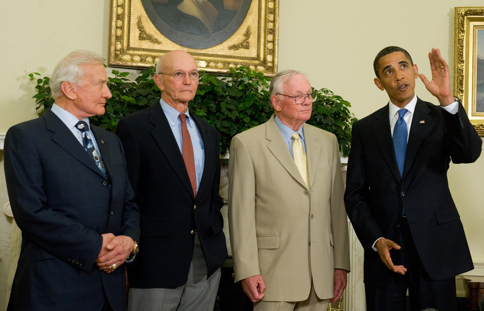 A murit legendarul astronaut american fără armstrong - prima persoană de pe Lună