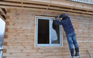 Instalarea unei ferestre din plastic cu mâinile tale într-o casă din lemn Photo