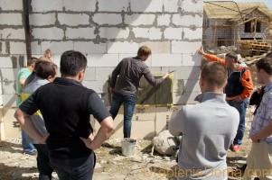 Încălzirea casei de beton gazos din exterior și din interior cu mâinile tale