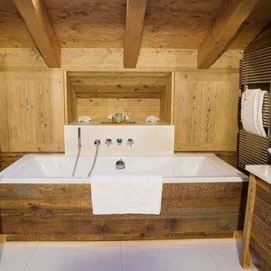Fürdőszoba egy fából készült ház, fürdőszoba felújítás, cikkek, órák, videók, kézikönyvek